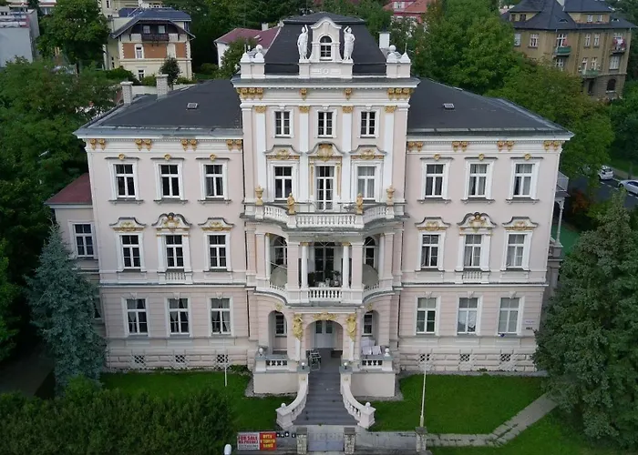 Mva House Teplice, Sanovsky Park アパートホテル